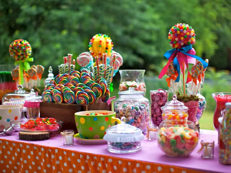 addobbi compleanno con caramelle
