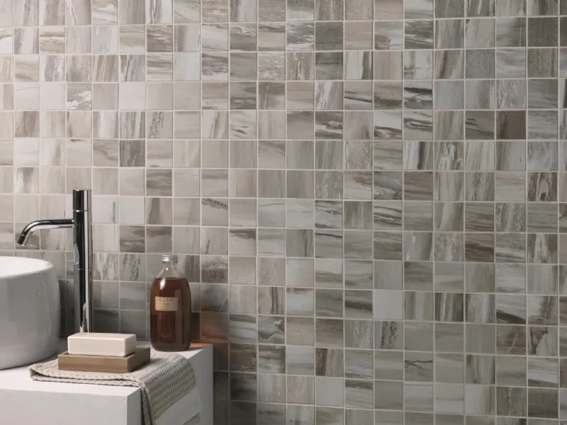 mosaico effetto marmo
