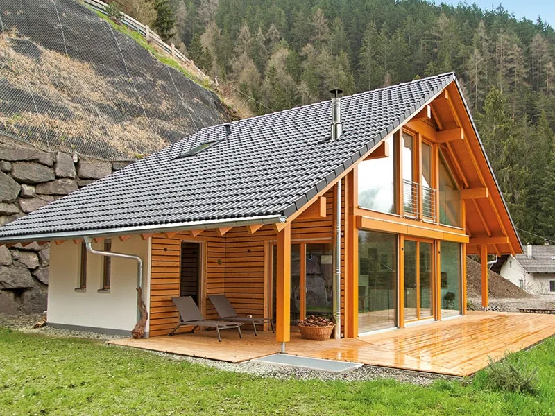 Una casa di legno prefabbricata di montagna