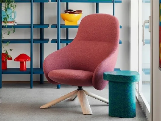 Tavolino o sgabello, Superpop by Miniforms è in plastica riciclata e riciclabile