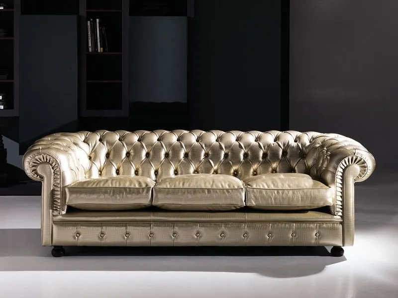 Divano pelle moderno modello Chester
