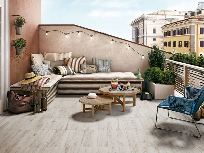 Piastrella in gres Creek Ice effetto legno di Iperceramica
