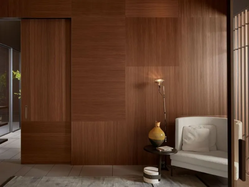 Porta scorrevole Sliding 50 di Lualdi: in legno naturale o laccata