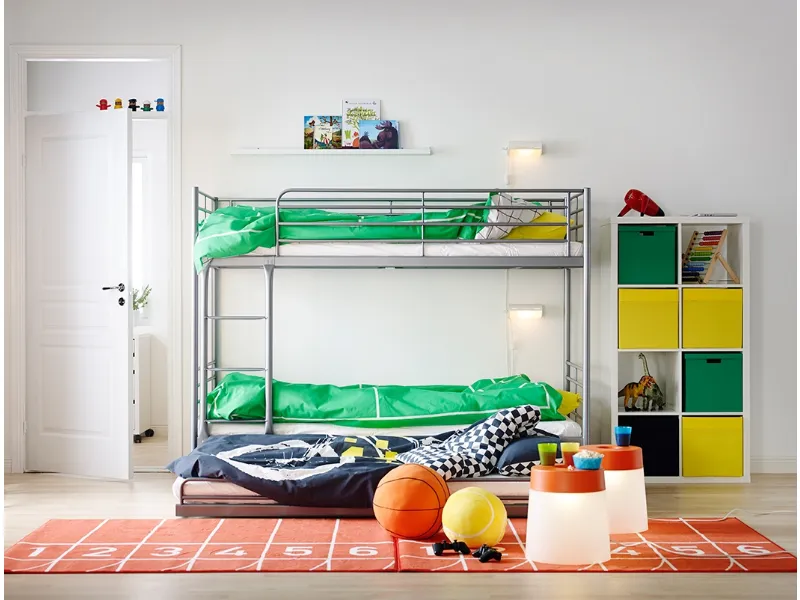 Letto modello Svarta - Ikea